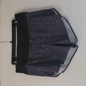 Athleta Run With it Short, size M